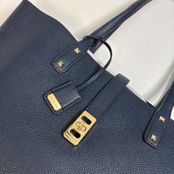 Michael Kors Navy Karson Large Carryall Tote - Picture 1 of 4